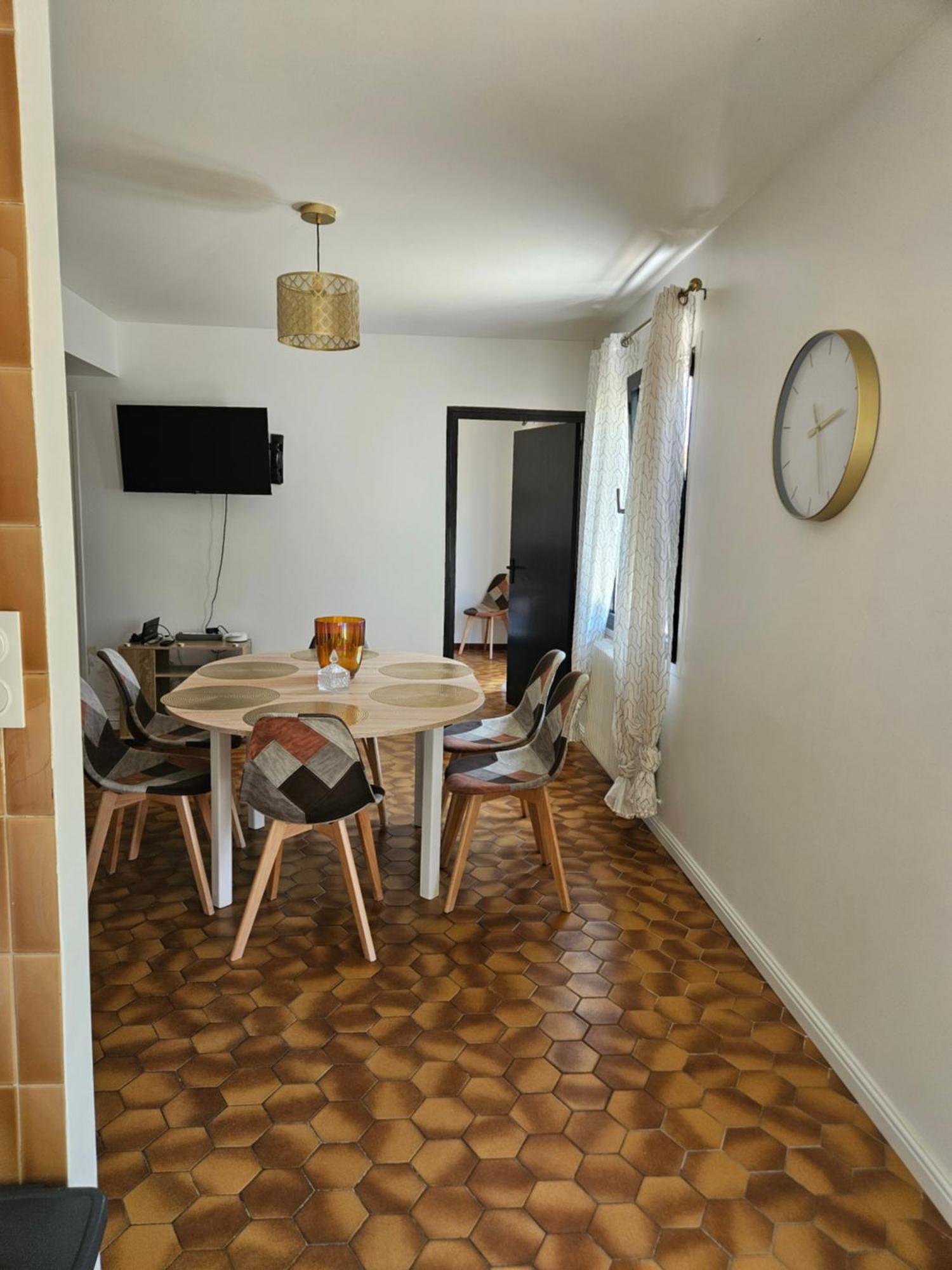 Appartement F3 Meuble Et Equipe سان سيبريان المظهر الخارجي الصورة