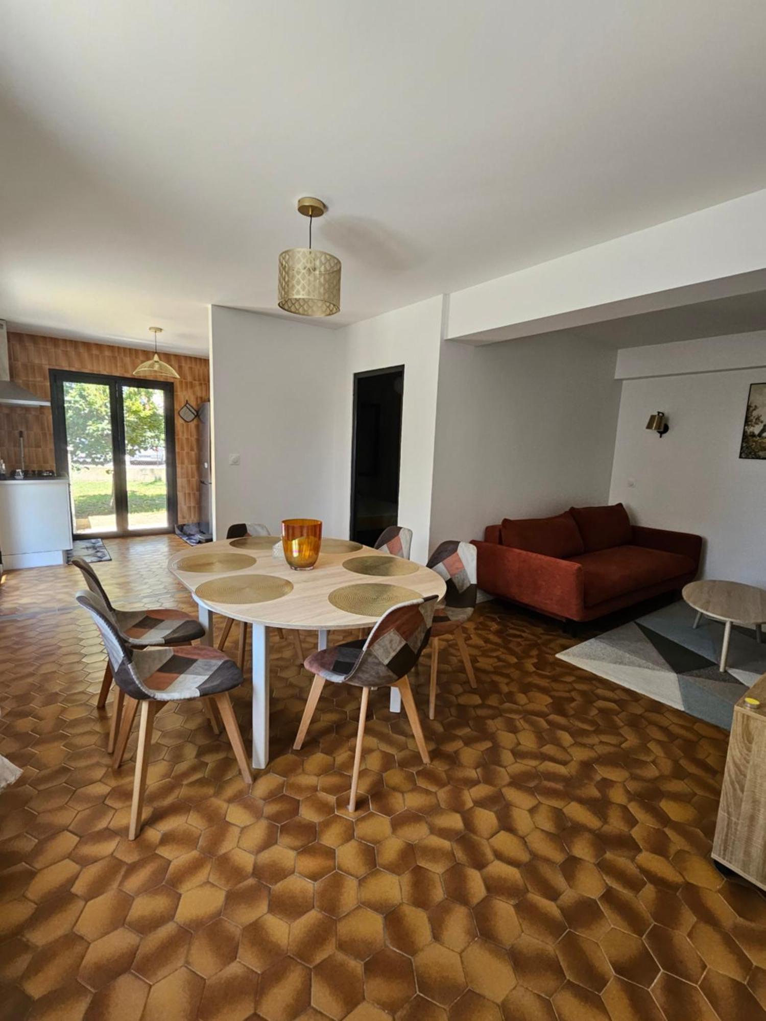 Appartement F3 Meuble Et Equipe سان سيبريان المظهر الخارجي الصورة